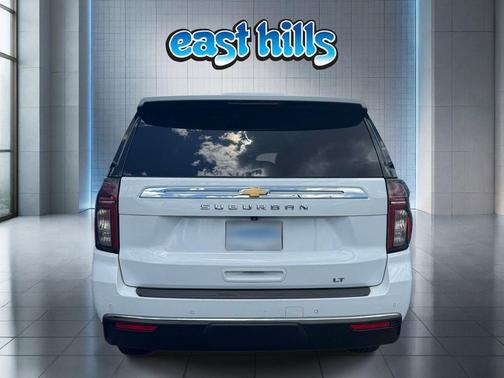 Summit White 2021 Chevrolet Suburban LT