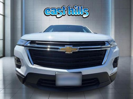 Summit White 2023 Chevrolet Traverse LS