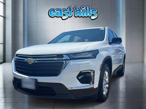 Summit White 2023 Chevrolet Traverse LS