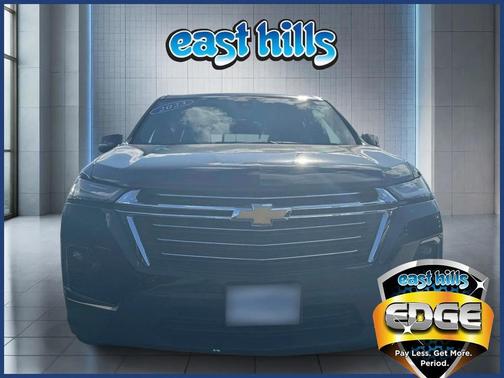 Mosaic Black Metallic 2023 Chevrolet Traverse LT Cloth