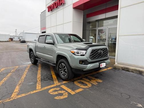 2022 Toyota Tacoma TRD Sport