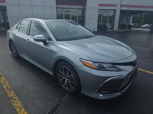 2024 Toyota Camry Hybrid XLE