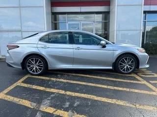 2024 Toyota Camry Hybrid XLE