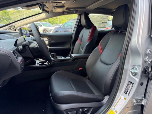 CUTTING 2026 Toyota Prius Plug-In Hybrid XSE Premium