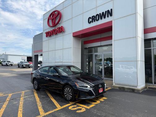 Super Black Clearcoat 2024 Nissan Altima 2.5 SV