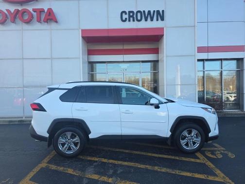 2023 Toyota RAV4 XLE