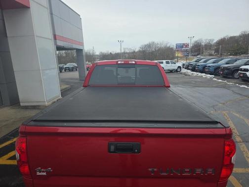 2017 Toyota Tundra SR5