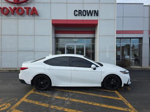 Ice Cap 2025 Toyota Camry SE