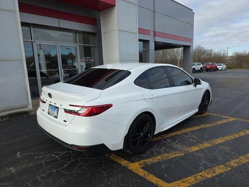 Ice Cap 2025 Toyota Camry SE