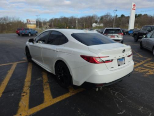 Ice Cap 2025 Toyota Camry SE