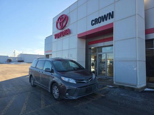 2019 Toyota Sienna XLE