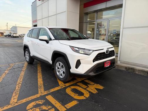 2025 Toyota RAV4 LE