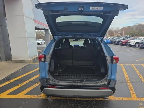 2024 Toyota RAV4 Hybrid SE