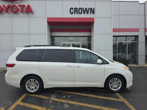 2017 Toyota Sienna XLE