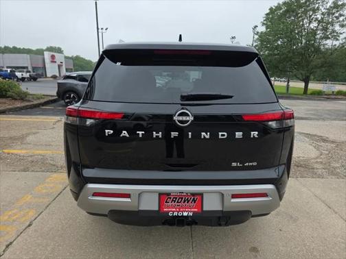 2025 Nissan Pathfinder SL 4WD