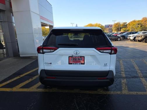 2023 Toyota RAV4 LE