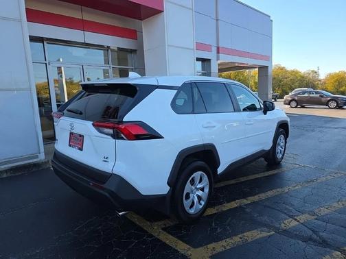 2023 Toyota RAV4 LE