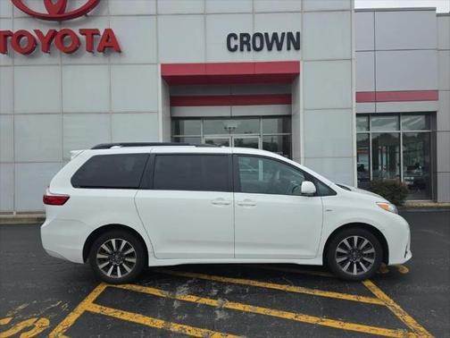 2020 Toyota Sienna LE