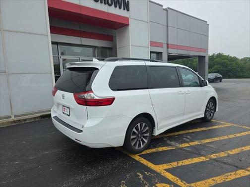2020 Toyota Sienna LE