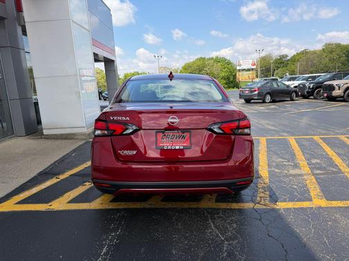 Scarlet Ember Tintcoat 2025 Nissan Versa 1.6 SV