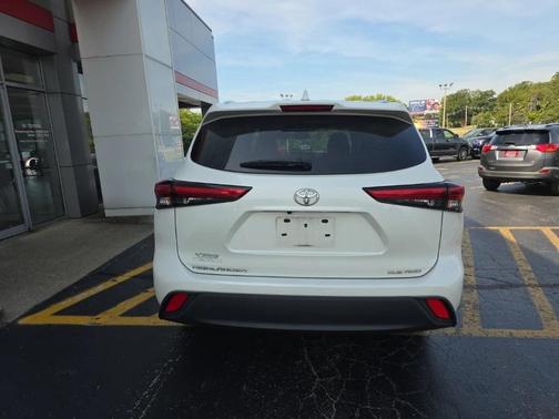 2021 Toyota Highlander XLE
