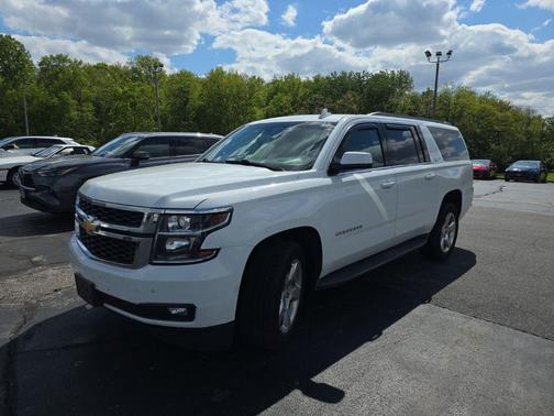 Summit White 2016 Chevrolet Suburban LT