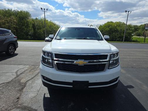 Summit White 2016 Chevrolet Suburban LT