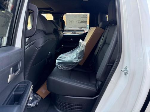 2026 Toyota Tacoma Hybrid TRD Off Road