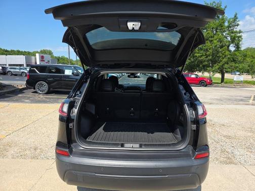 Diamond Black Crystal Pearlcoat 2021 Jeep Cherokee Latitude Plus