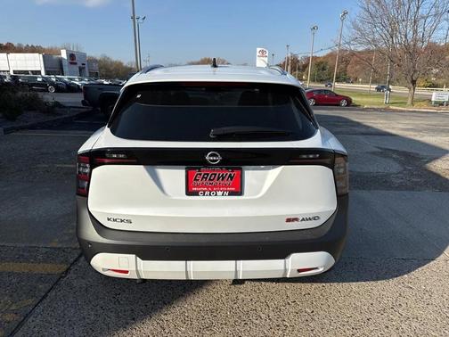 2026 Nissan Kicks SR