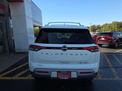 2023 Nissan Pathfinder SL 4WD