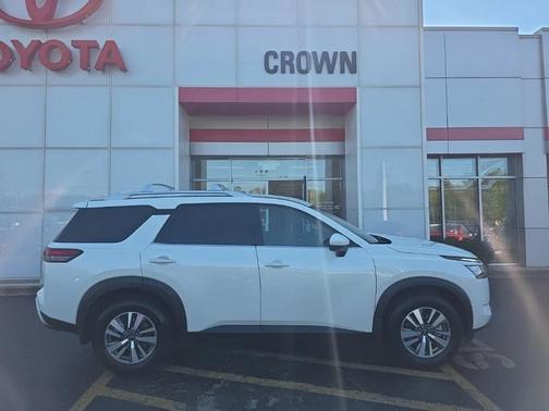 2023 Nissan Pathfinder SL 4WD