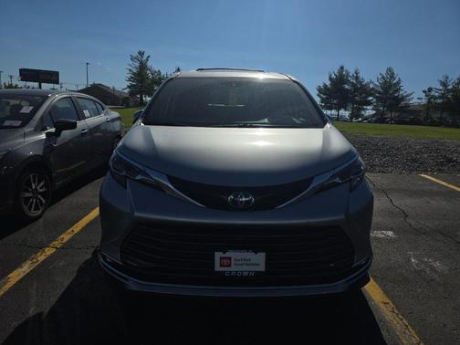 Celestial Silver Metallic 2024 Toyota Sienna Platinum