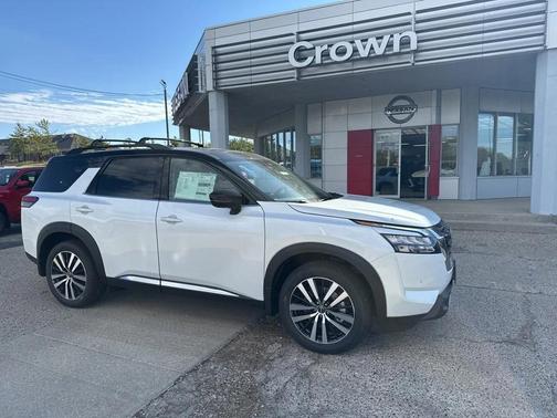 2025 Nissan Pathfinder Platinum 4WD