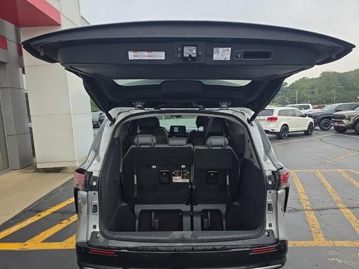 2024 Toyota Sienna Limited 7-Passenger