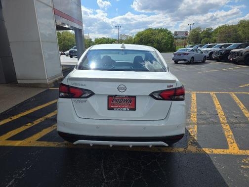 Aspen White Tricoat 2025 Nissan Versa 1.6 S