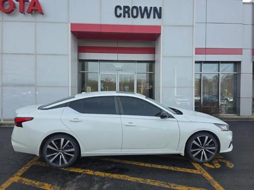 2021 Nissan Altima SR FWD
