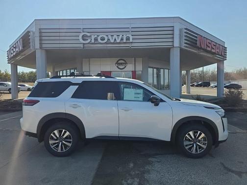 2026 Nissan Pathfinder SL