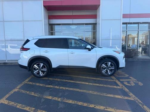 2025 Nissan Rogue SL