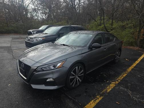 2022 Nissan Altima SR FWD