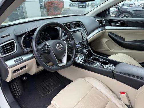 2023 Nissan Maxima SV