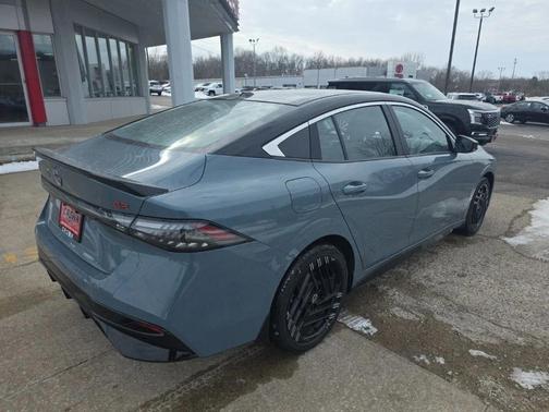 Atlantic Gray Metallic/Super Black 2026 Nissan Sentra SR