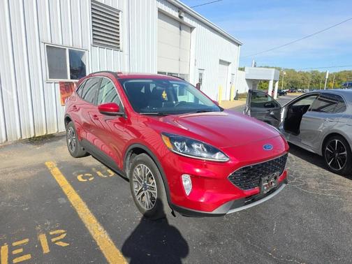 2020 Ford Escape SEL