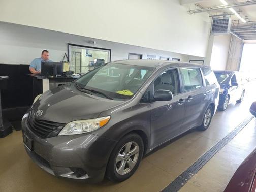 2014 Toyota Sienna L