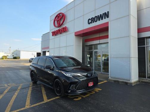 2021 Toyota Sienna XSE 7 Passenger