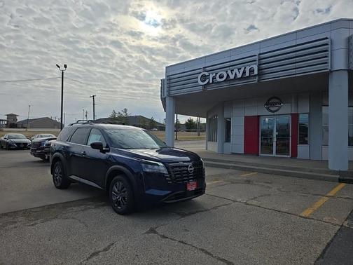 2026 Nissan Pathfinder SV