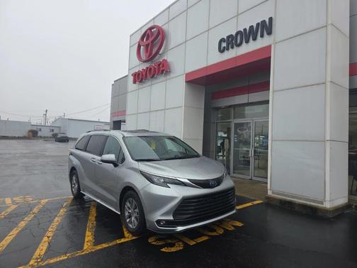 2025 Toyota Sienna XLE