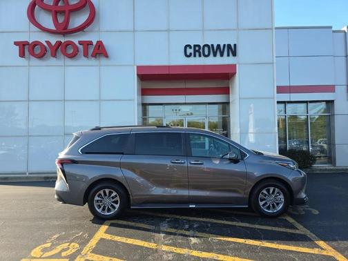 2024 Toyota Sienna XLE
