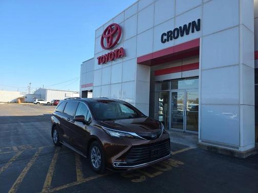 2022 Toyota Sienna XLE