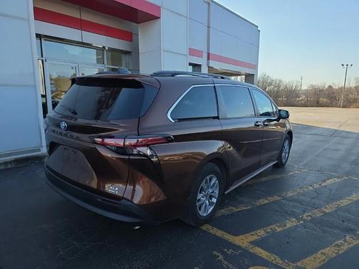 2022 Toyota Sienna XLE